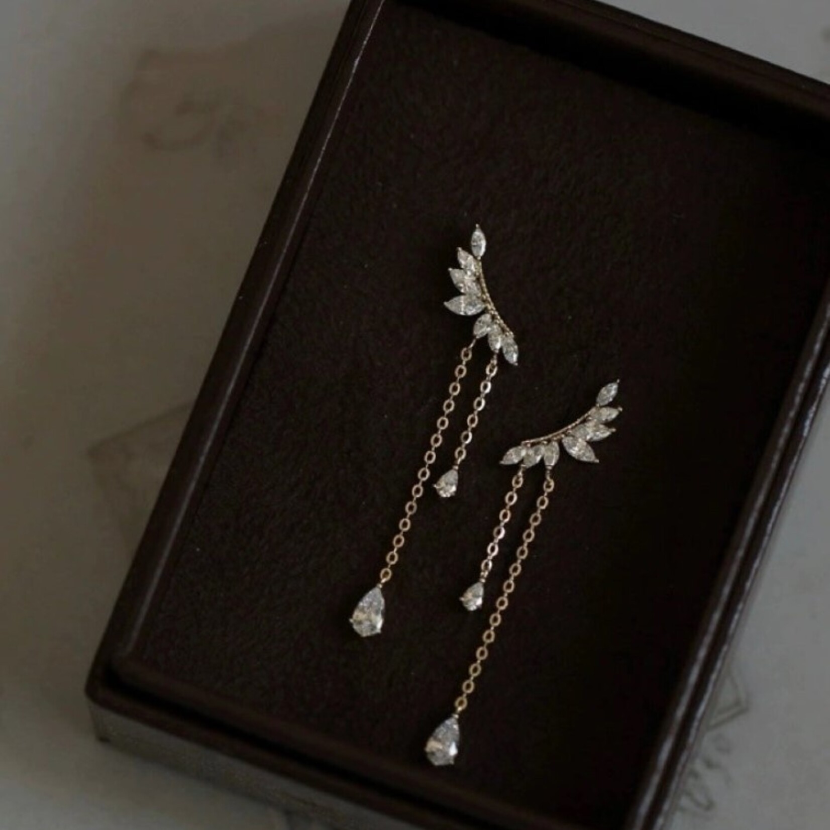 Happyzzzsu Angel Wing Tassel Earrings · Silver