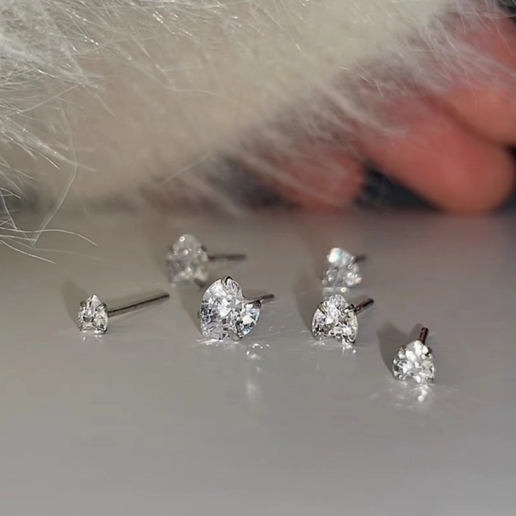 Happyzzzsu Heart Diamond Stud Earrings | Silver