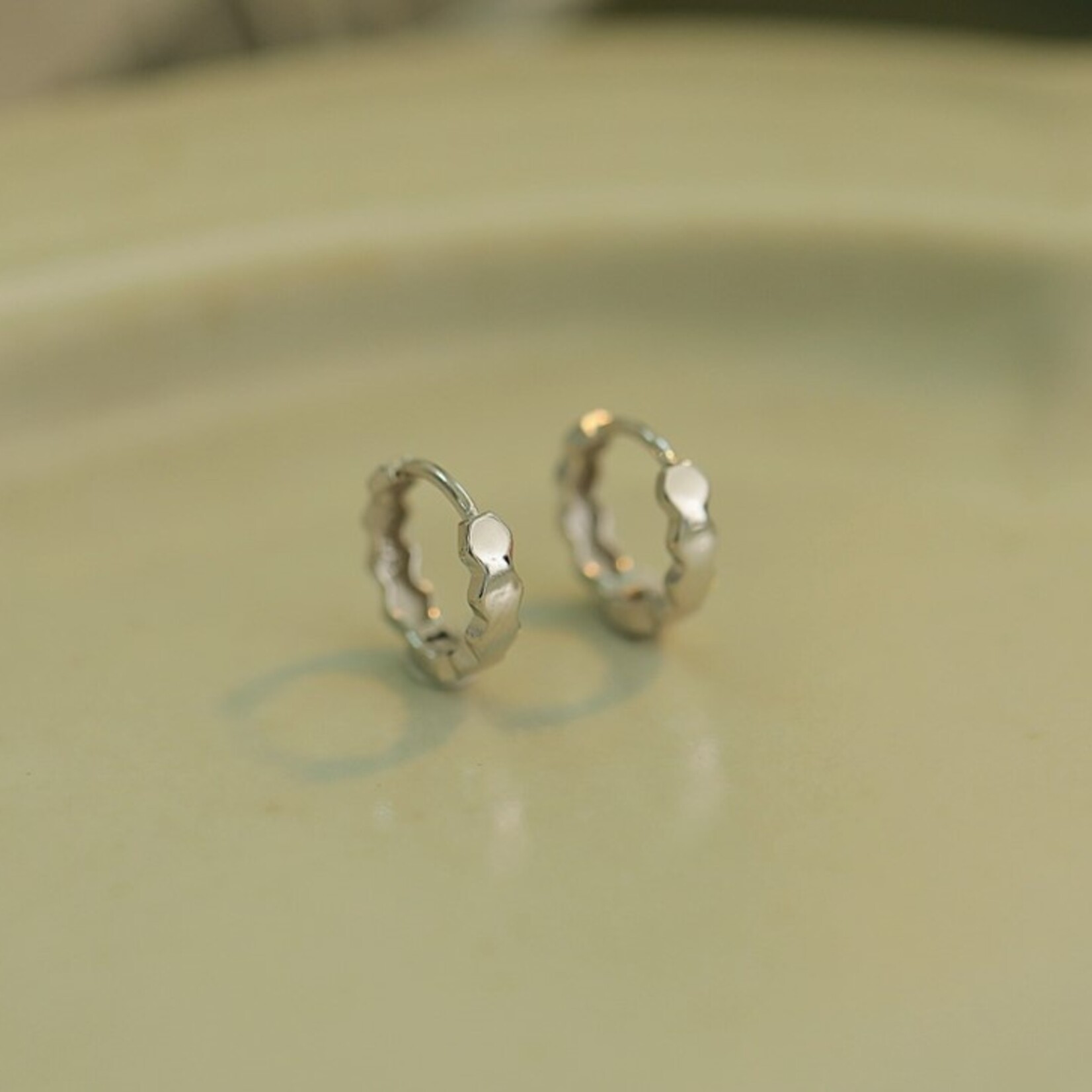 Happyzzzsu Hexagon Hoop Earring · Silver