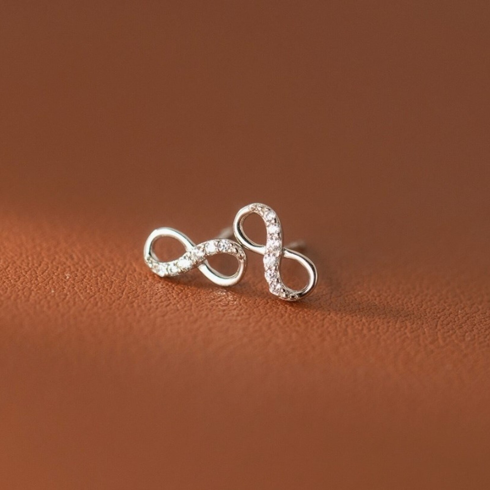 Happyzzzsu Infinity Love Symbol Stud Earrings · Silver