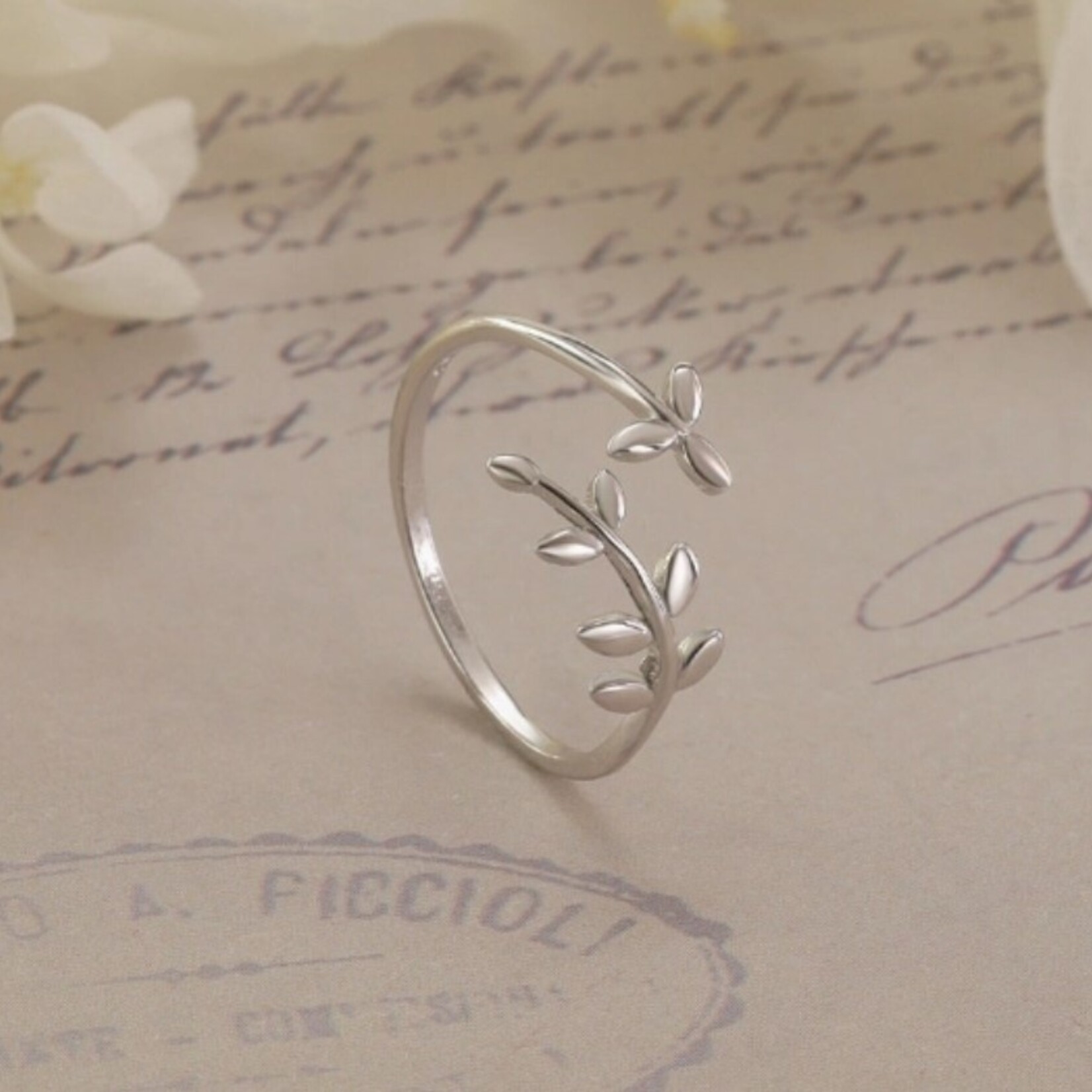 Happyzzzsu Leaves Adjustable Ring · Silver