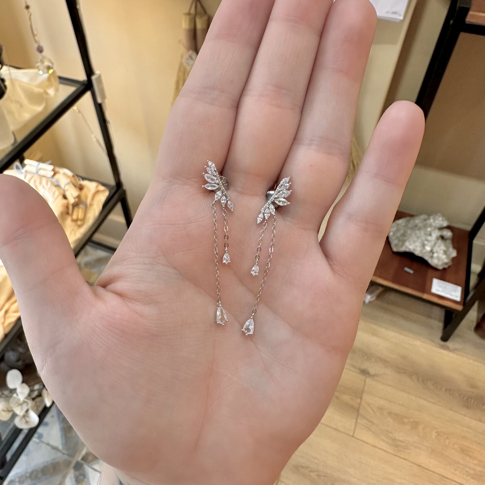 Happyzzzsu Angel Wing Tassel Earrings · Silver