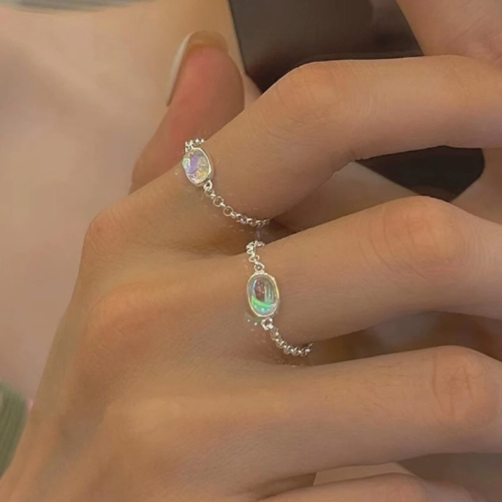 Happyzzzsu Moonstone Chain Ring · Silver