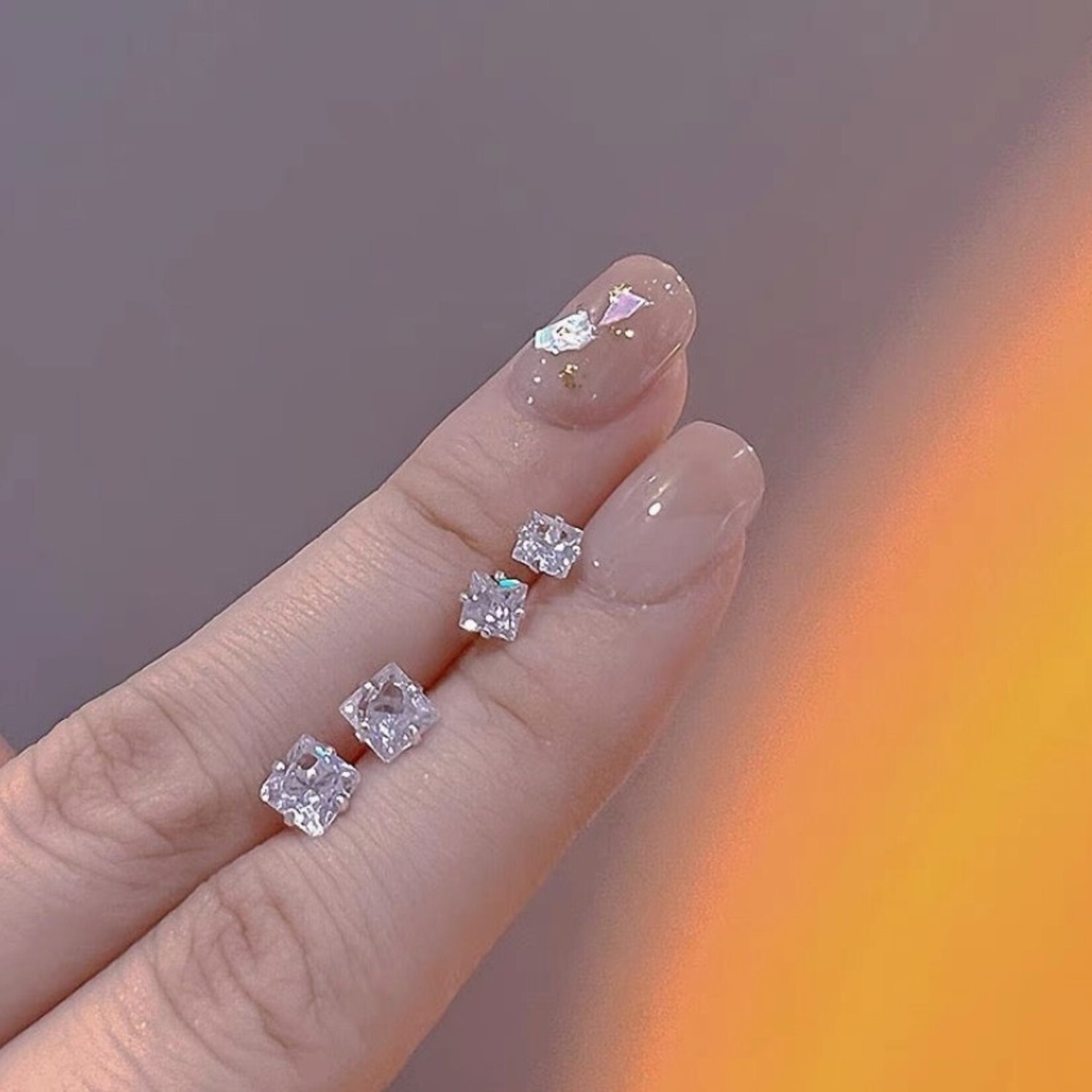 Happyzzzsu Square Diamond Stud Earrings · Silver ·