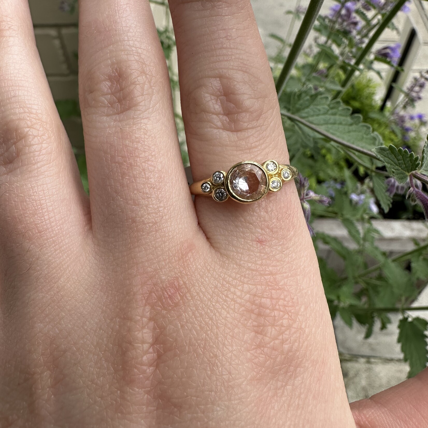 *Precious Constellation Ring · 18K Gold · 8