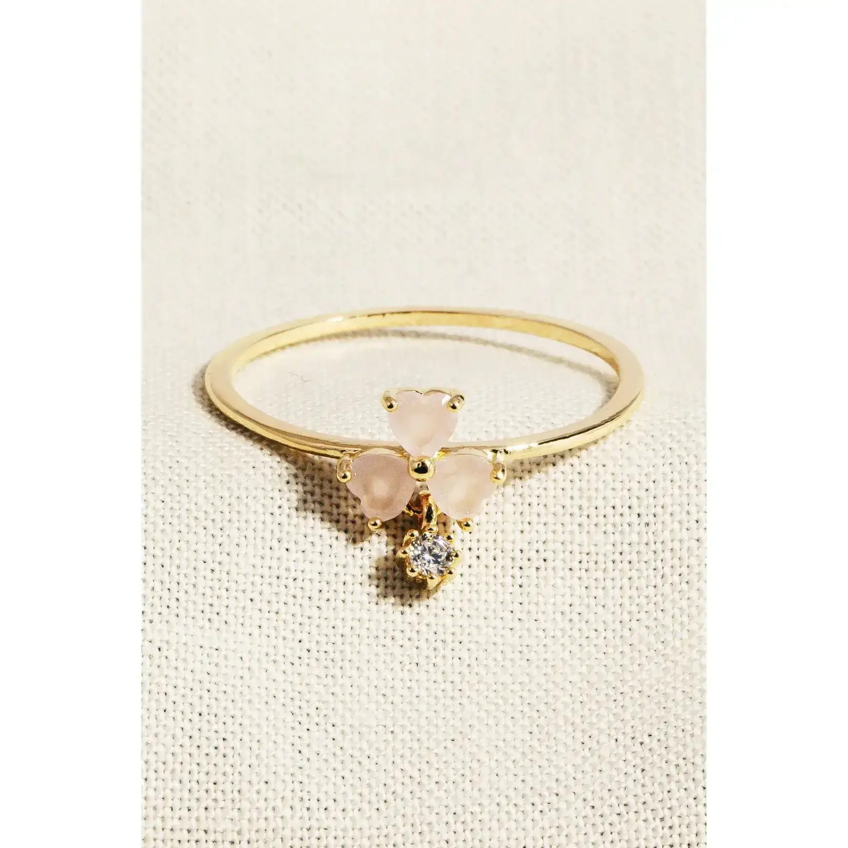 Delicate Clover Ring · Gold