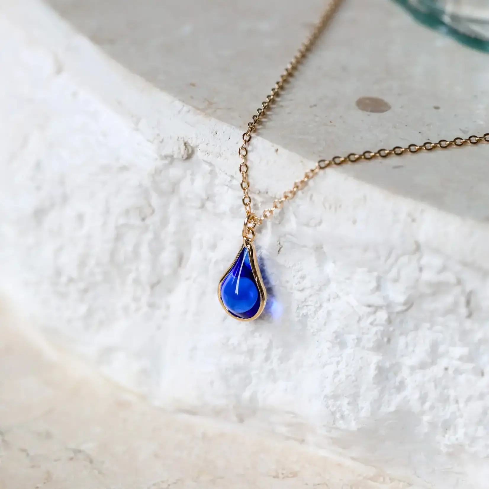 Mana Potion Necklace · Blue