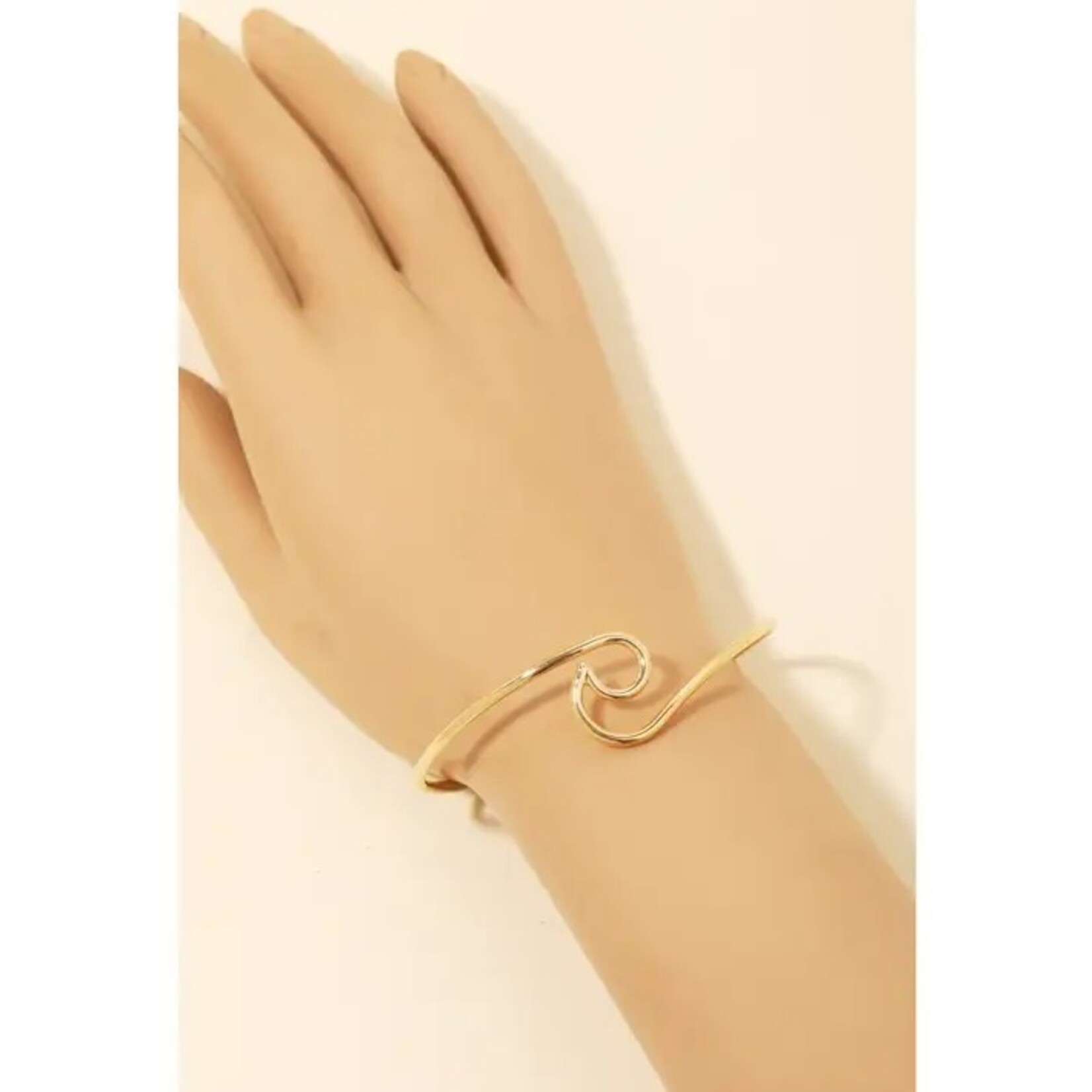 Thin Wave Cuff Bracelet · Gold