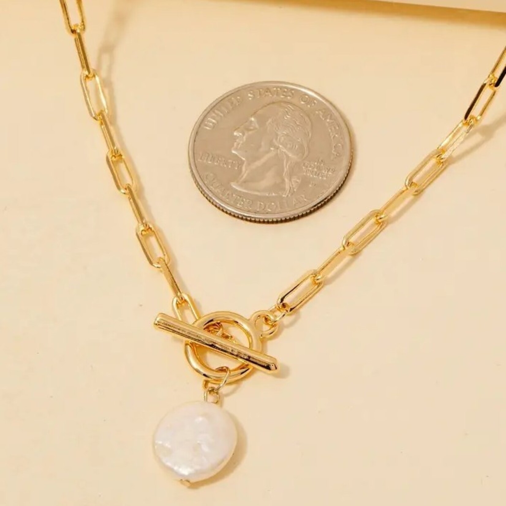 Toggle Chain Link Disc Pearl Charm Necklace · Gold