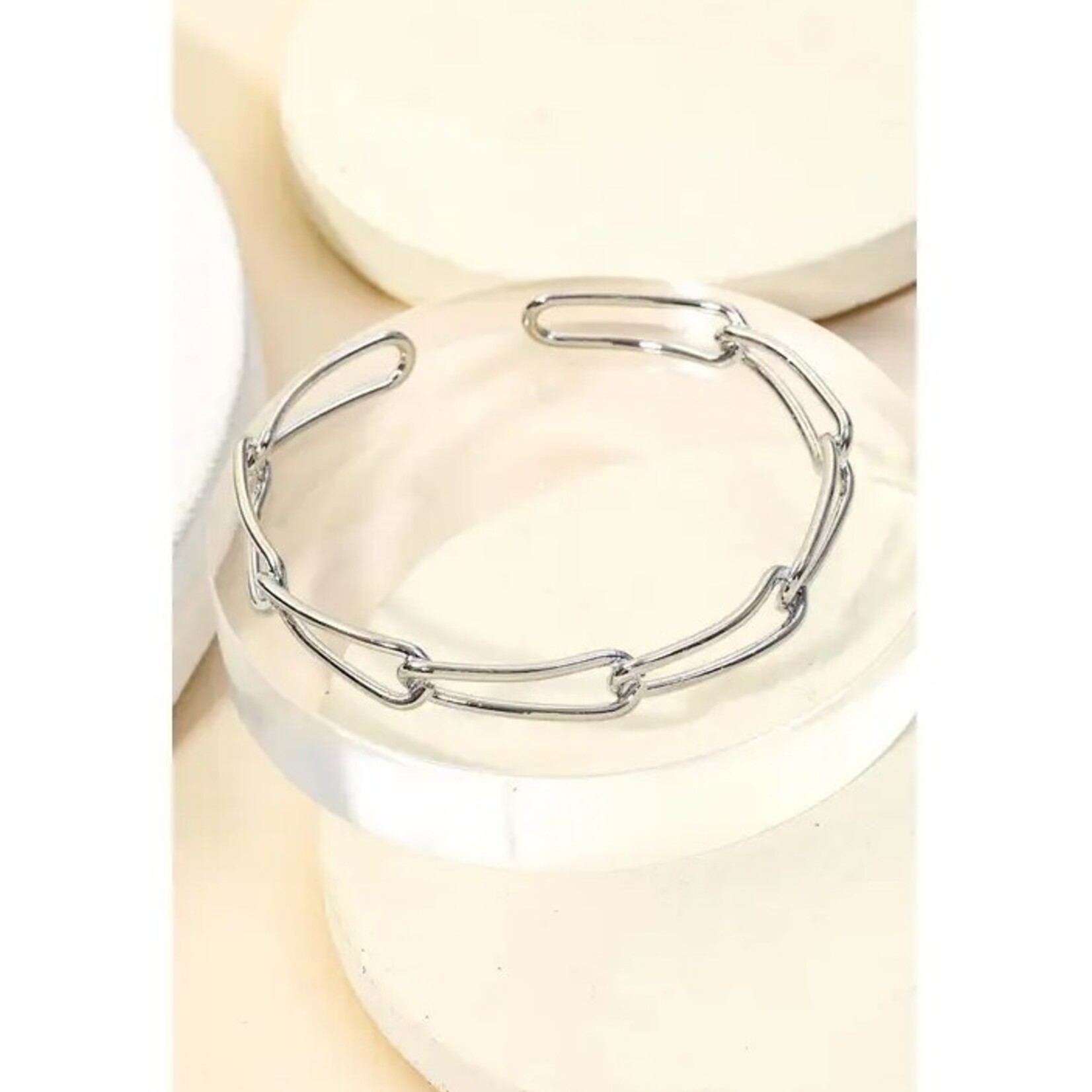 *Oval Chain Link Cutout Cuff Bracelet · Silver