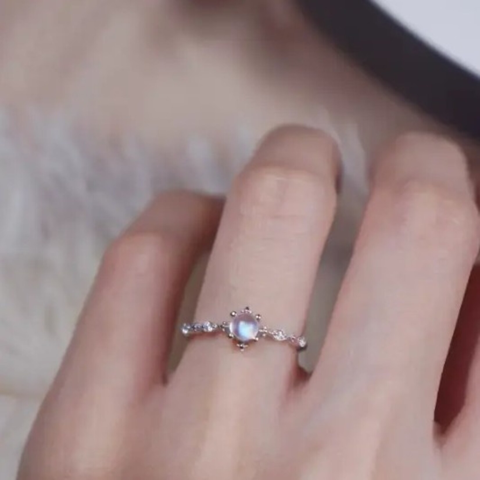 Happyzzzsu Vintage Moonstone Ring · Silver