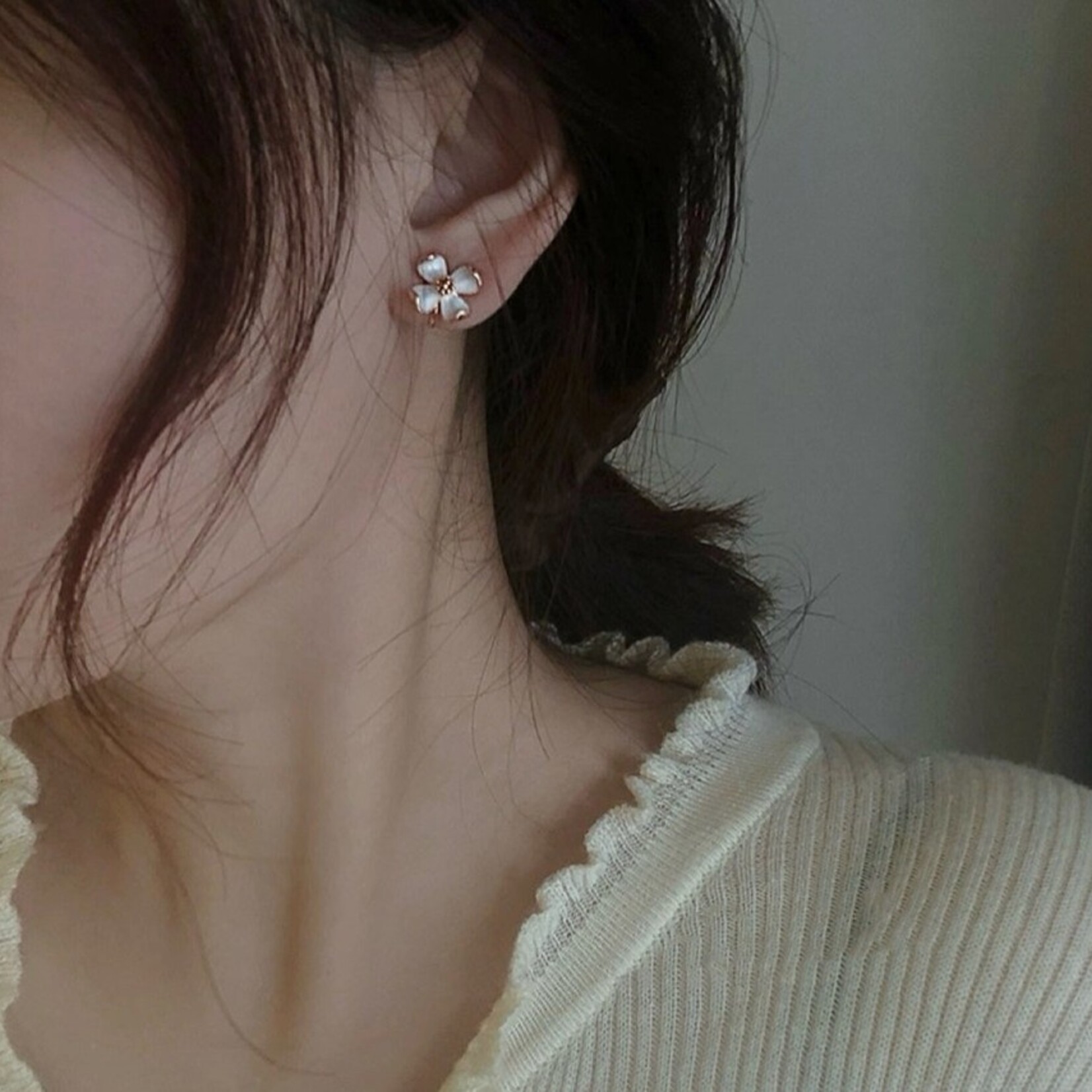 Happyzzzsu Blossom Flower Earrings · Gold