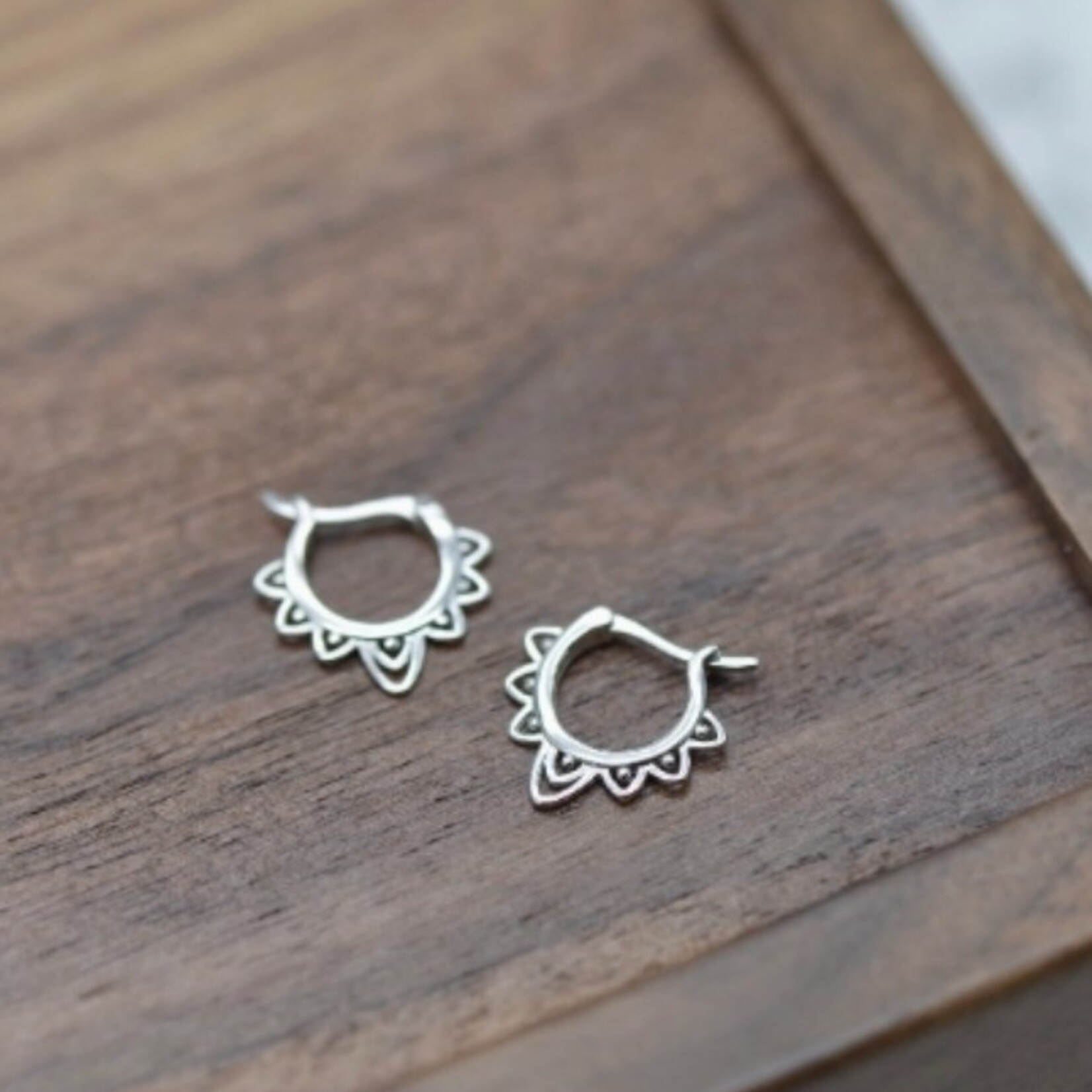 Happyzzzsu Lace Hoop Earrings · Silver