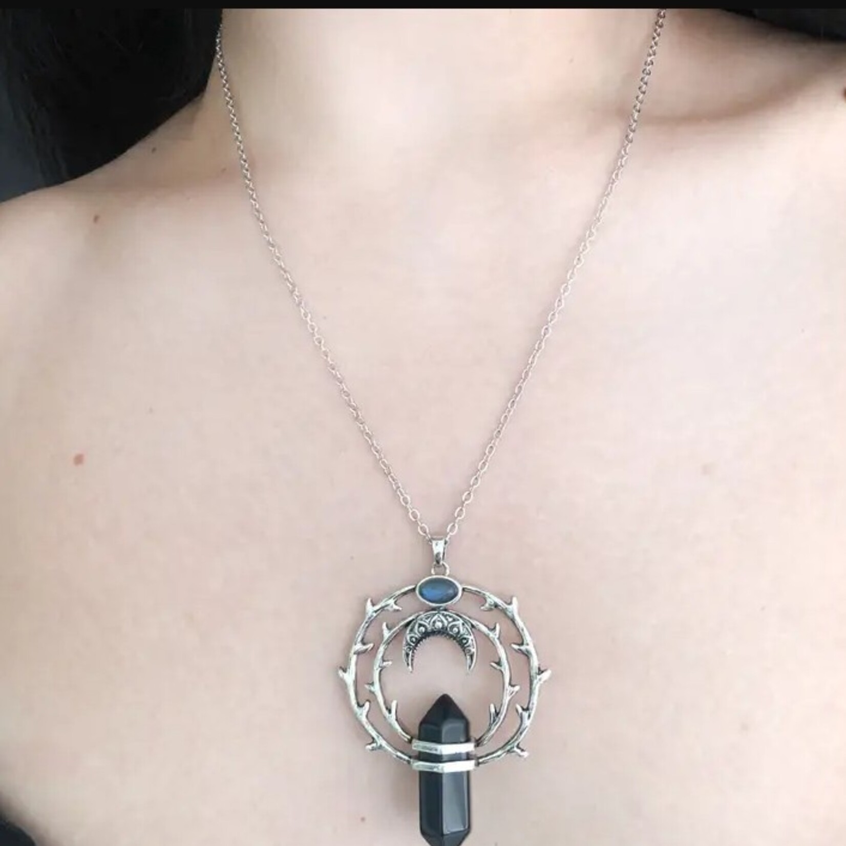 Thorn Necklace · Silver