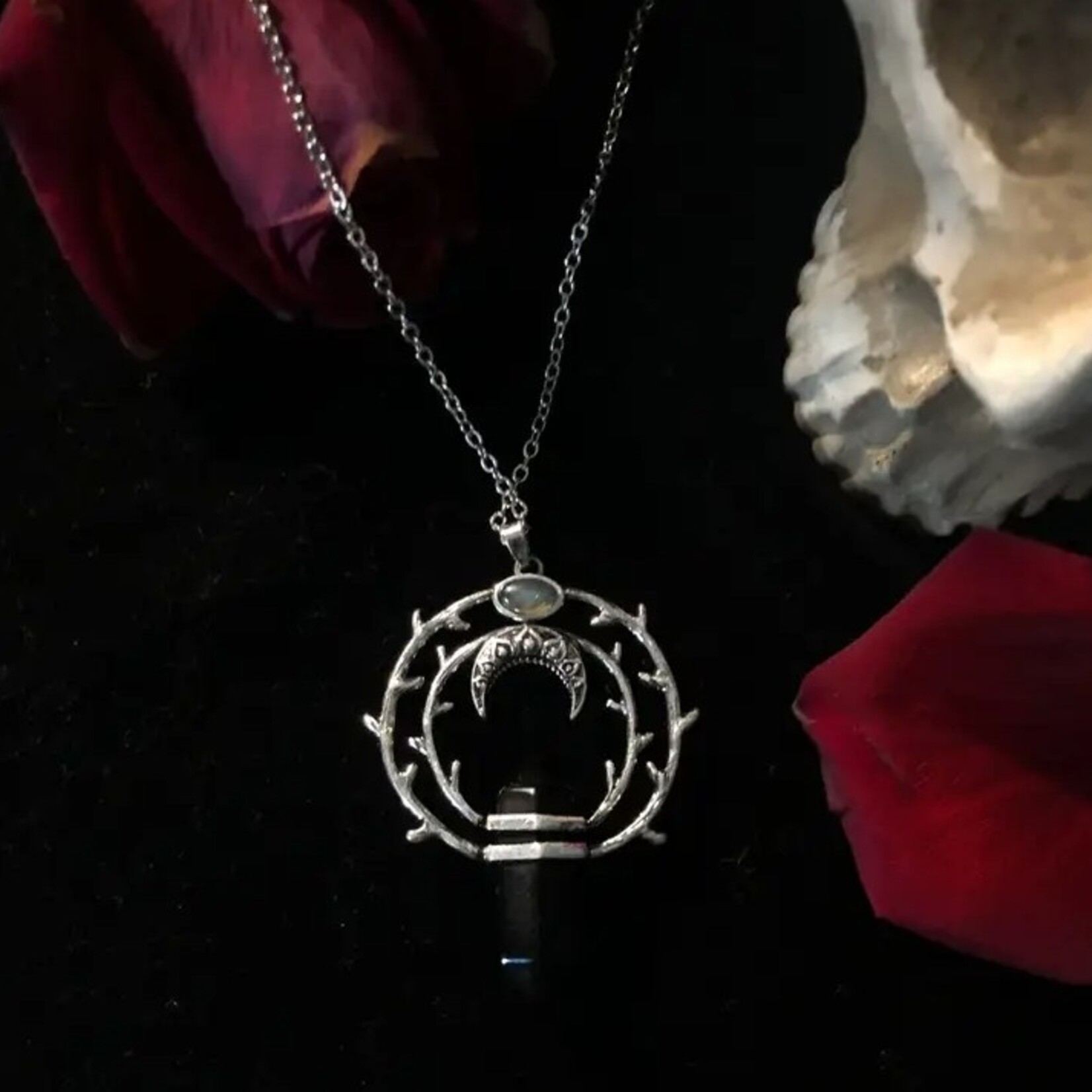 Thorn Necklace · Silver