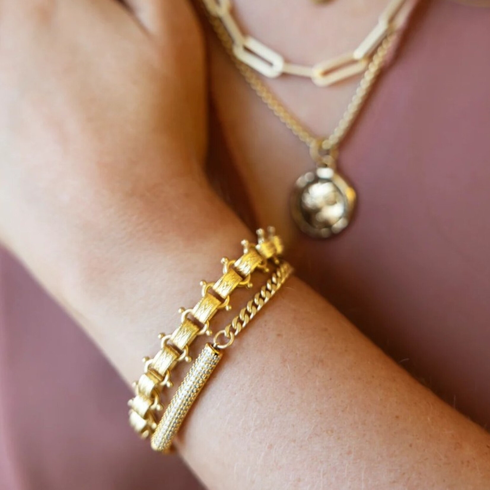 Loni Paul Jewelry Matte Book Chain Bracelet  · Gold