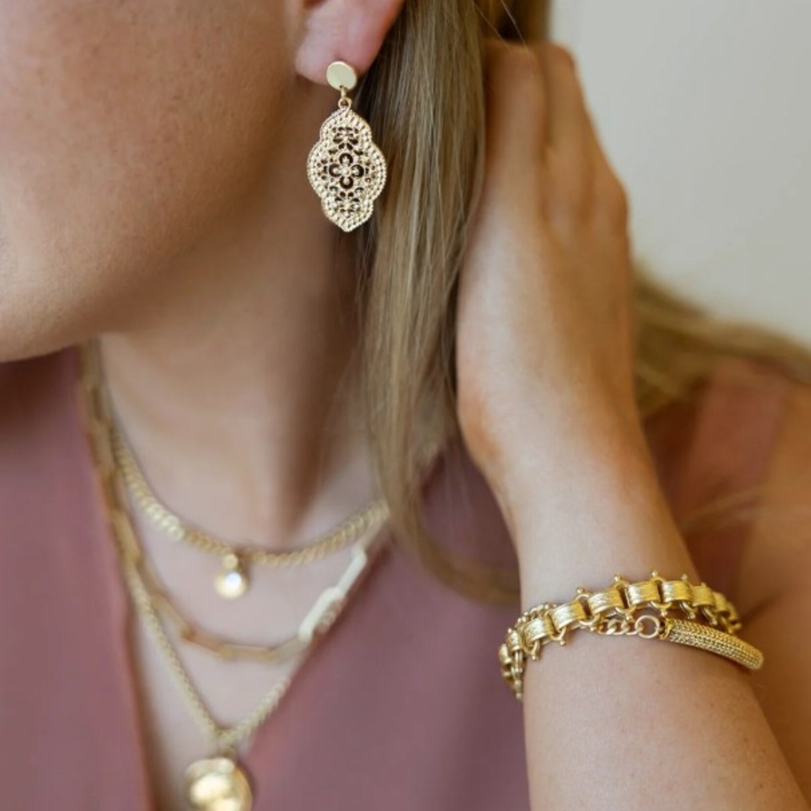 Loni Paul Jewelry Oval Lace Earring · Gold