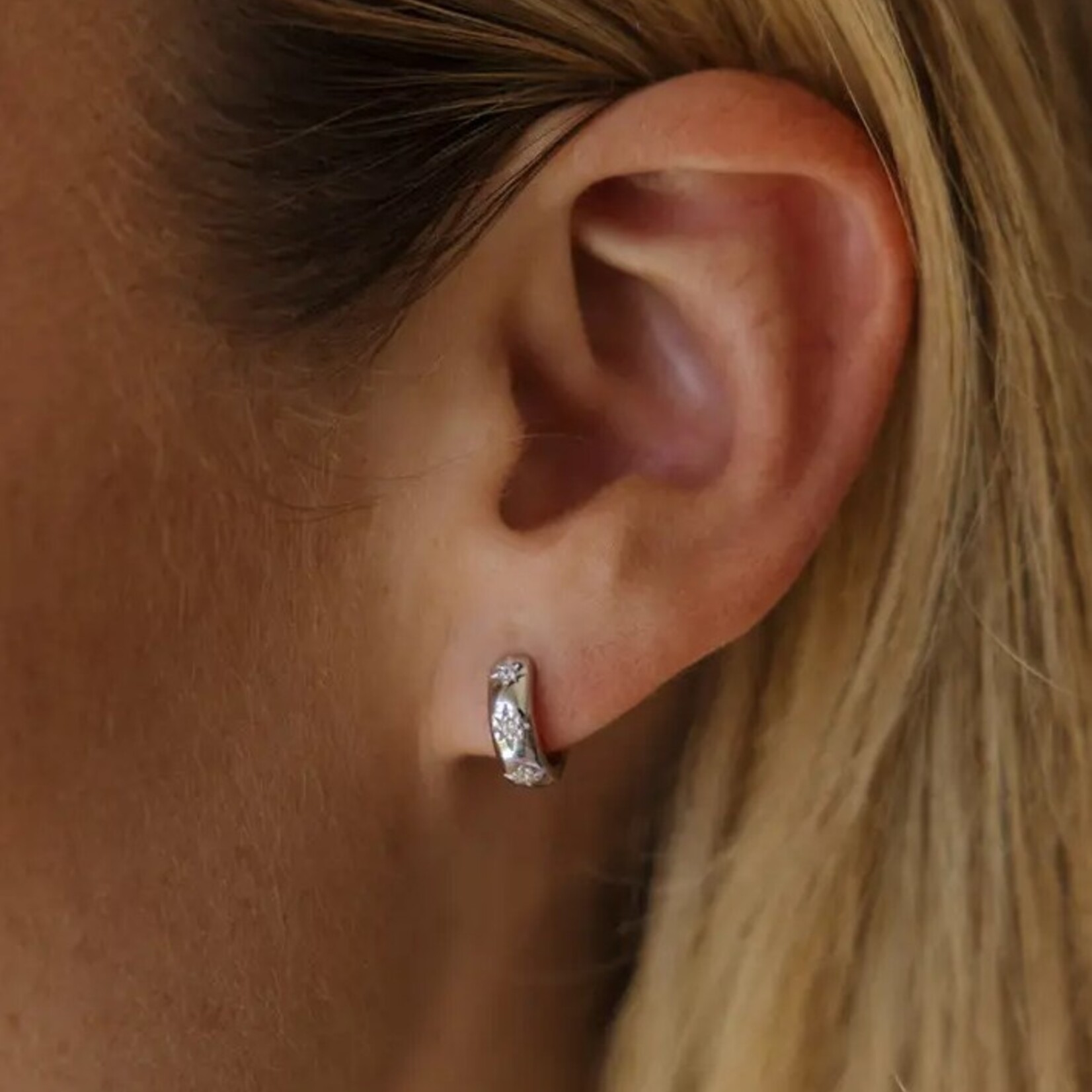 Stargazer Huggie Hoops Earrings · Silver