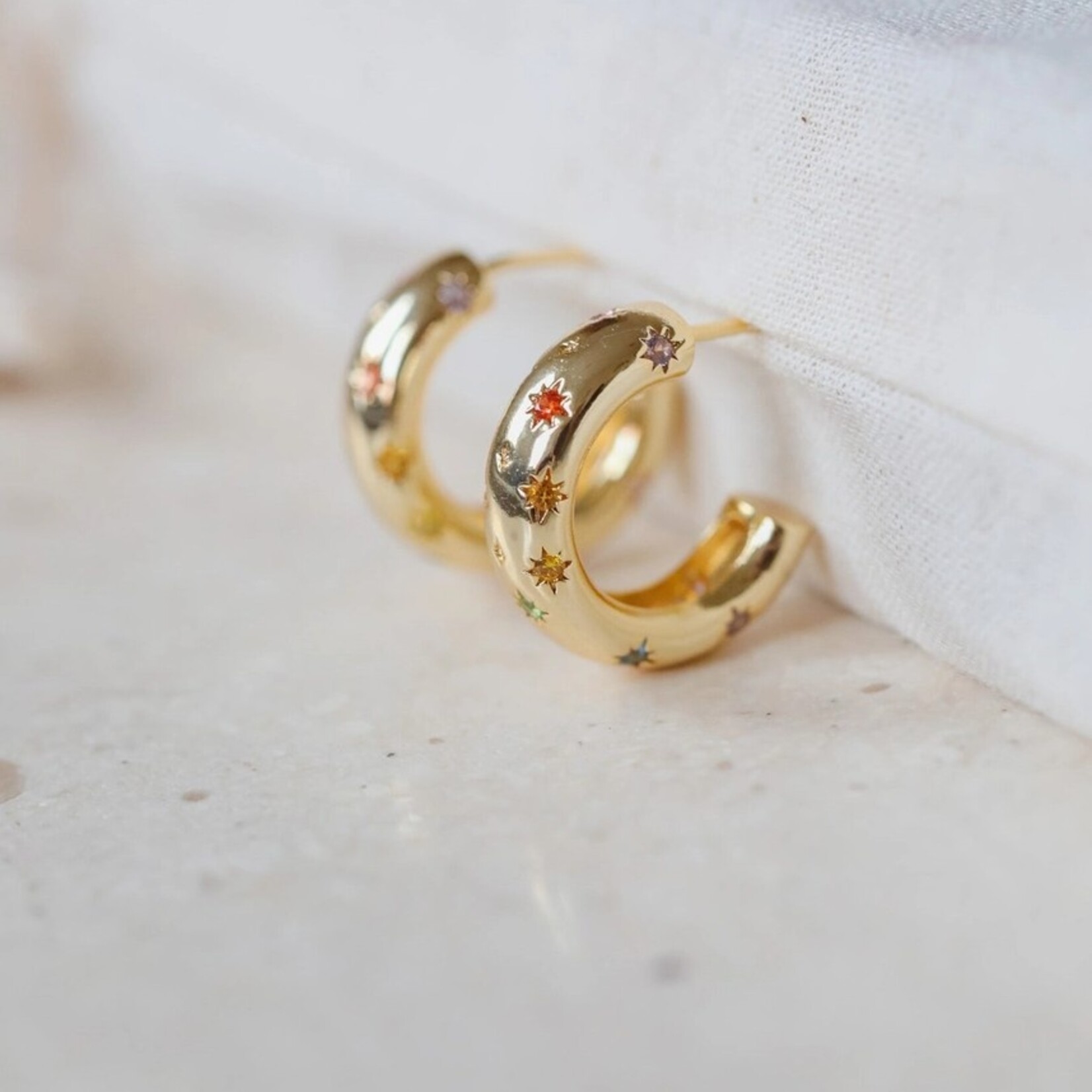 Stella Hoops · Gold
