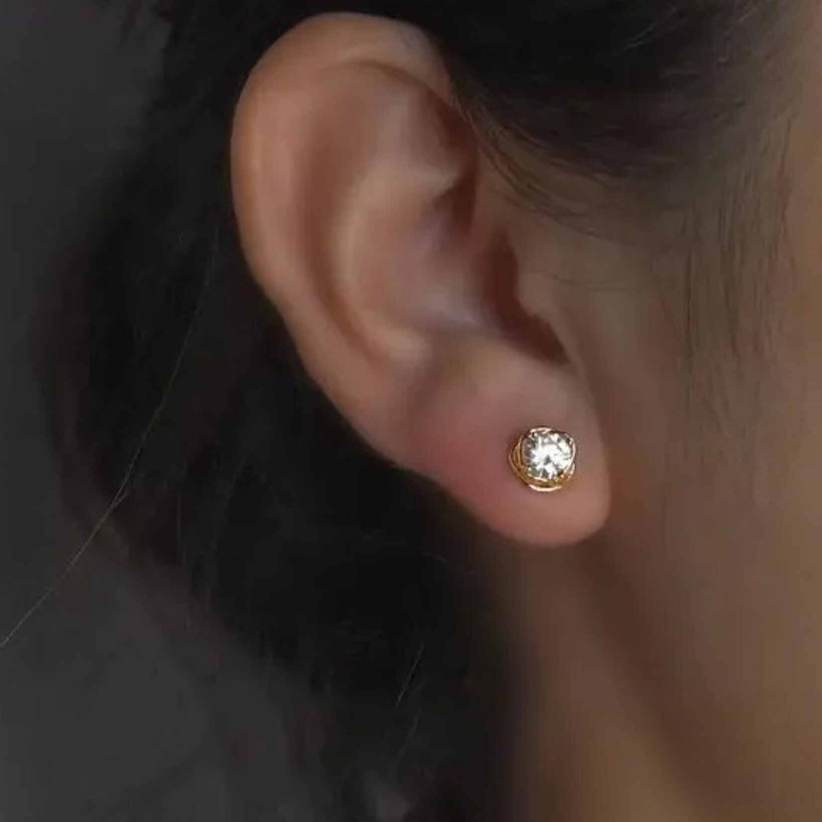 Happyzzzsu CZ Stud Earrings · Silver