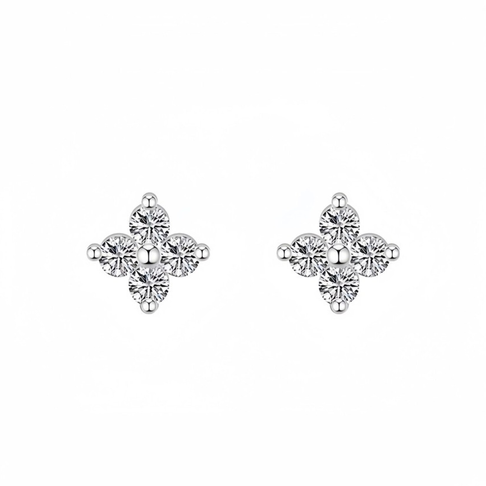 Happyzzzsu Clover Flower Stud Earrings · Silver
