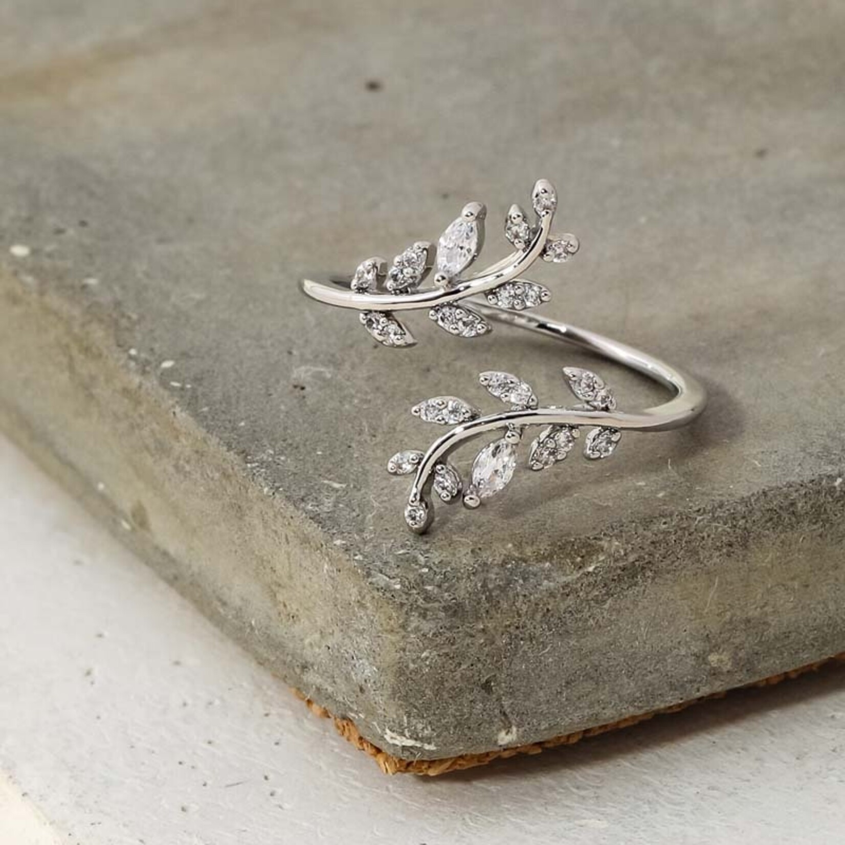 Jeweled Vine Ring · Silver
