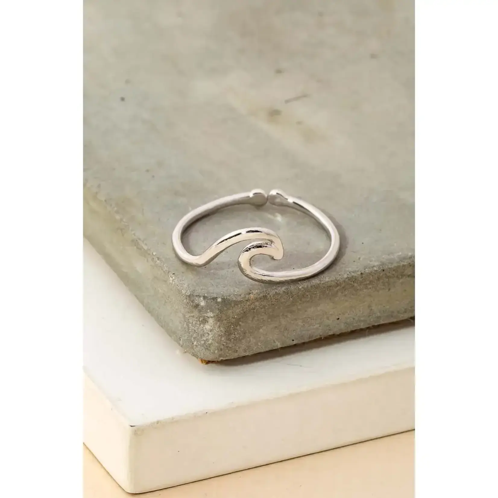 Wave Cutout Adjustable Ring · Silver