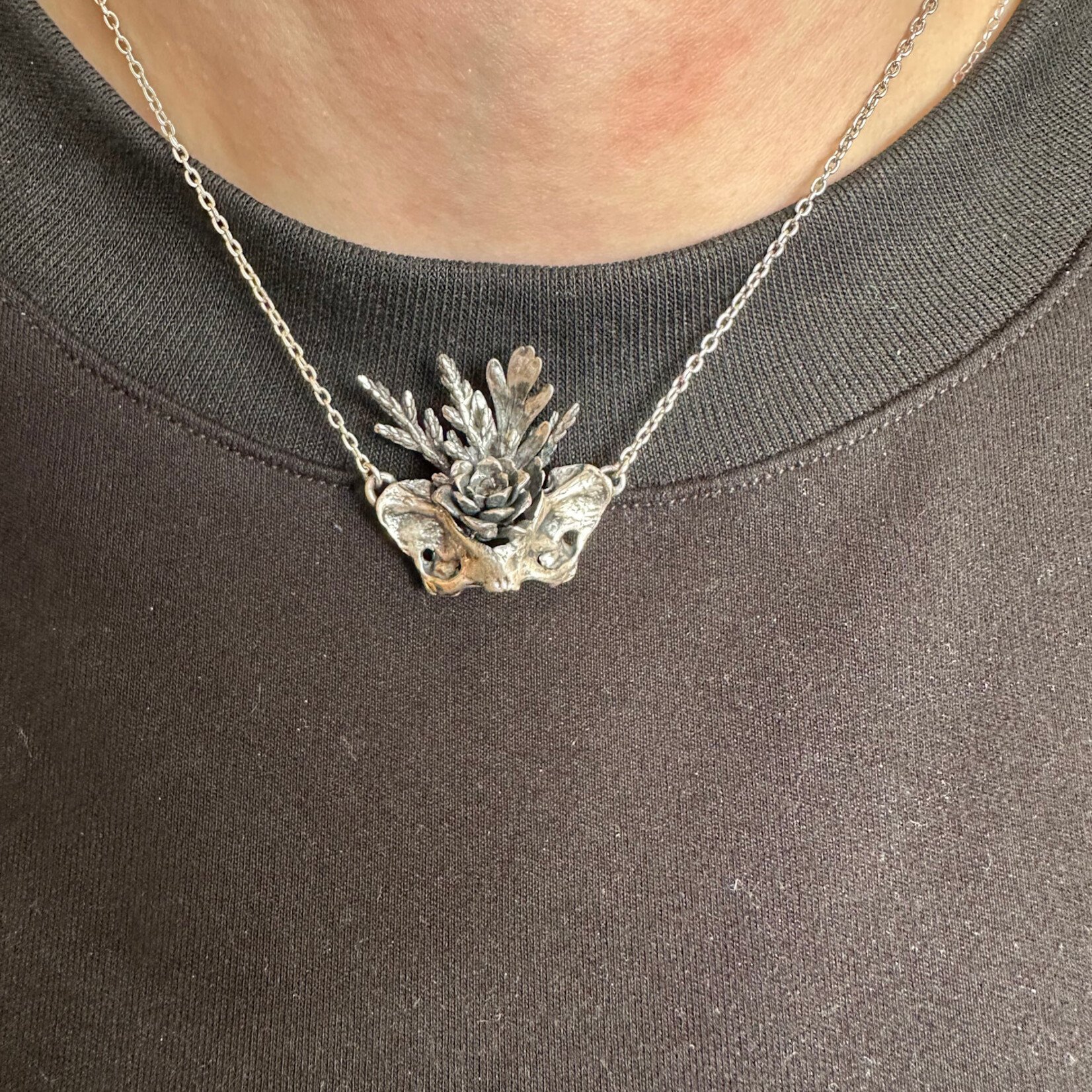 Hips w/Succulents Necklace · Silver