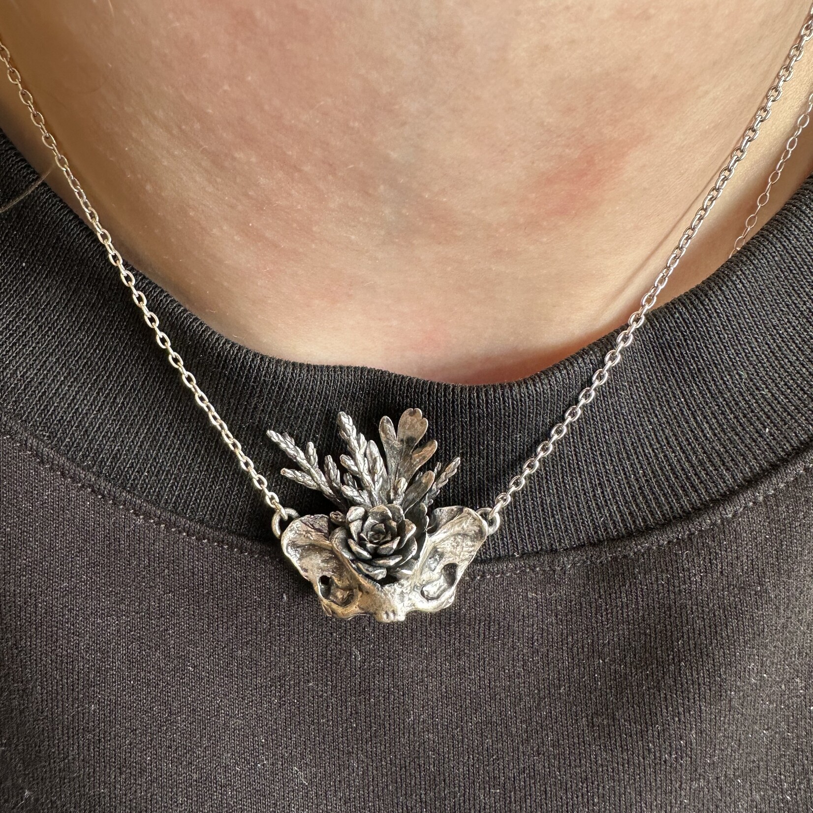 Hips w/Succulents Necklace · Silver