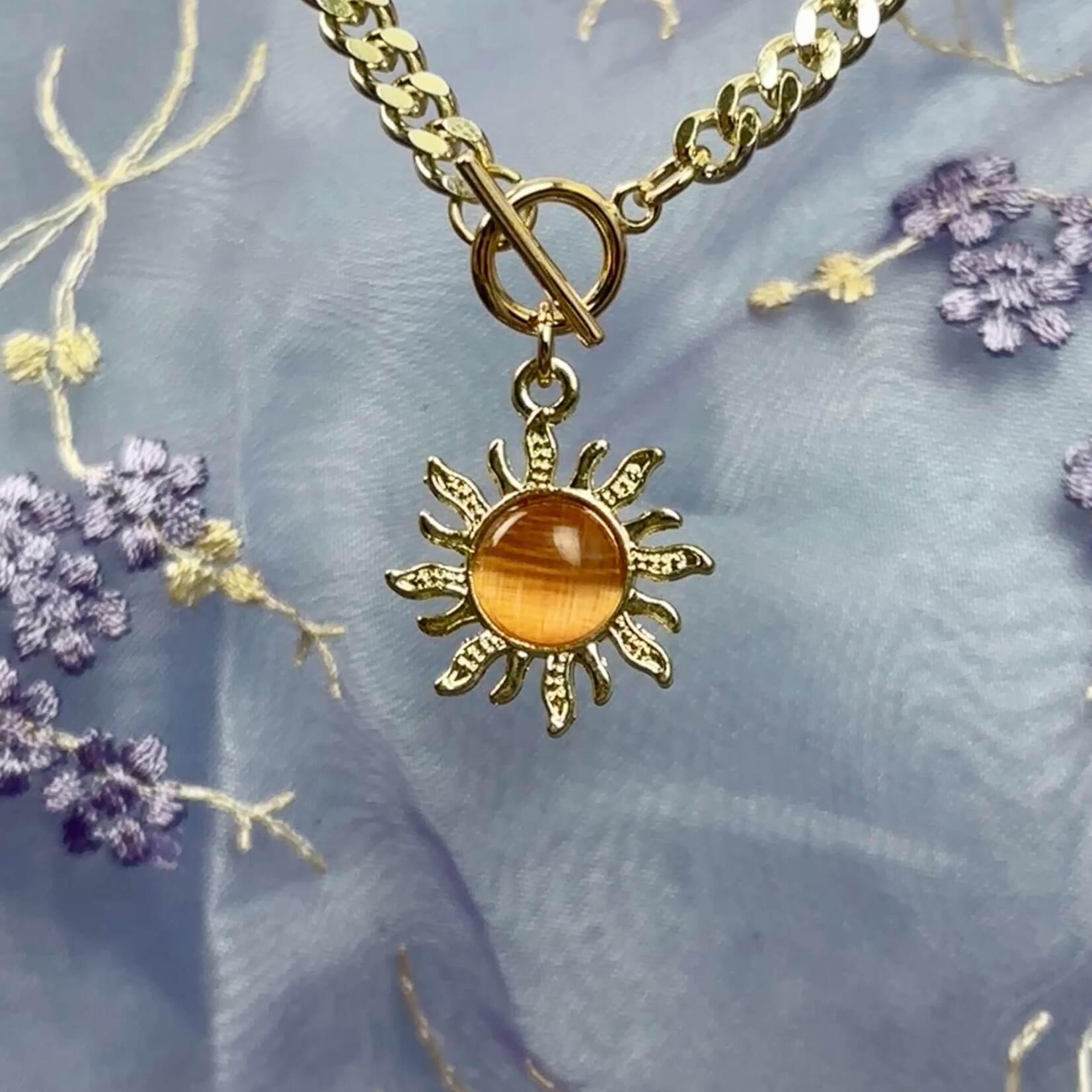 Sunbeam Necklace · Gold