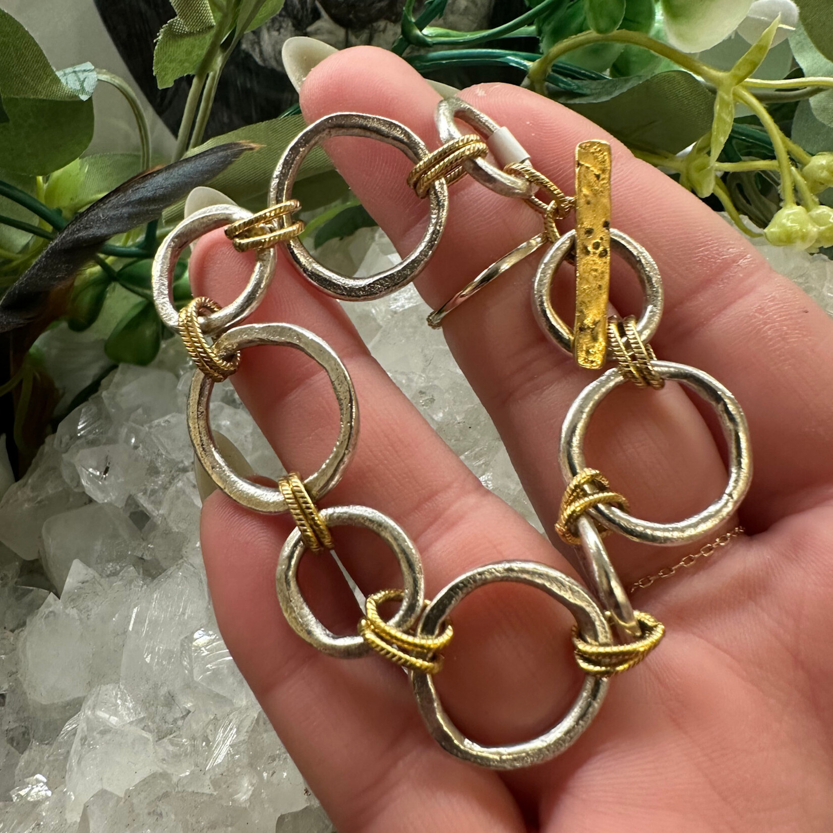 Loni Paul Jewelry Sculpted Circle Bracelet · Mixed Metal