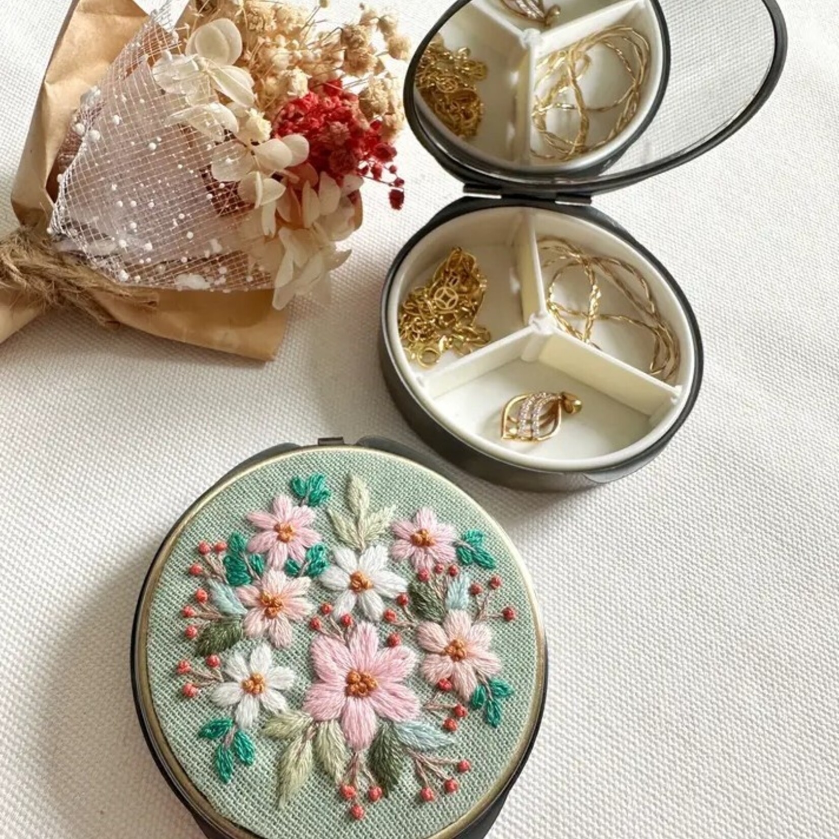 Quince Fables Floral Embroidered Round Jewelry Box with Mirror