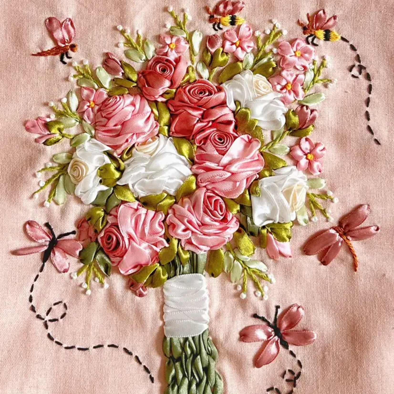 Quince Fables Pink Linen Bag with Flower Bouquet Ribbon Embroidery