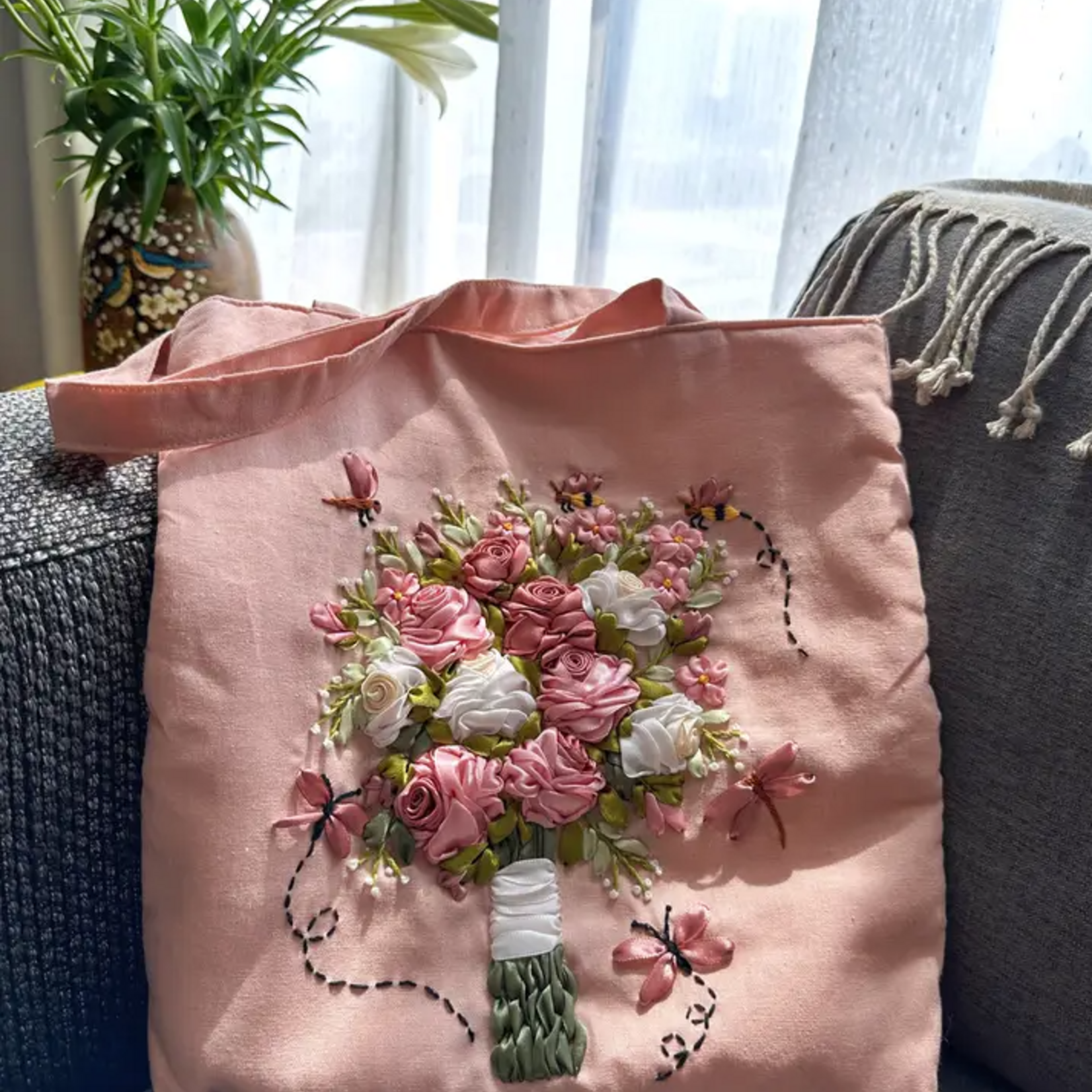 Quince Fables Pink Linen Bag with Flower Bouquet Ribbon Embroidery