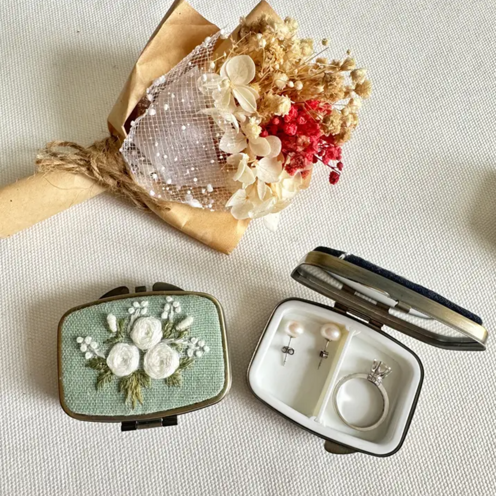 Quince Fables Floral Embroidered Rectangle Mini Jewelry Box with Mirror White Roses