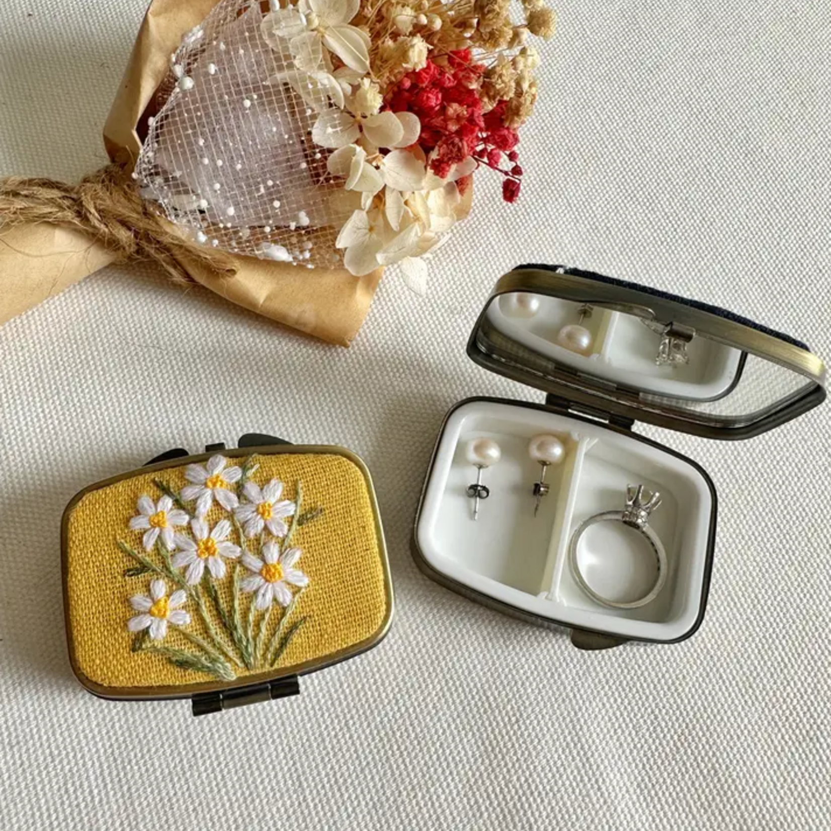 Quince Fables Floral Embroidered Rectangle Mini Jewelry Box with Mirror Daisy Garden