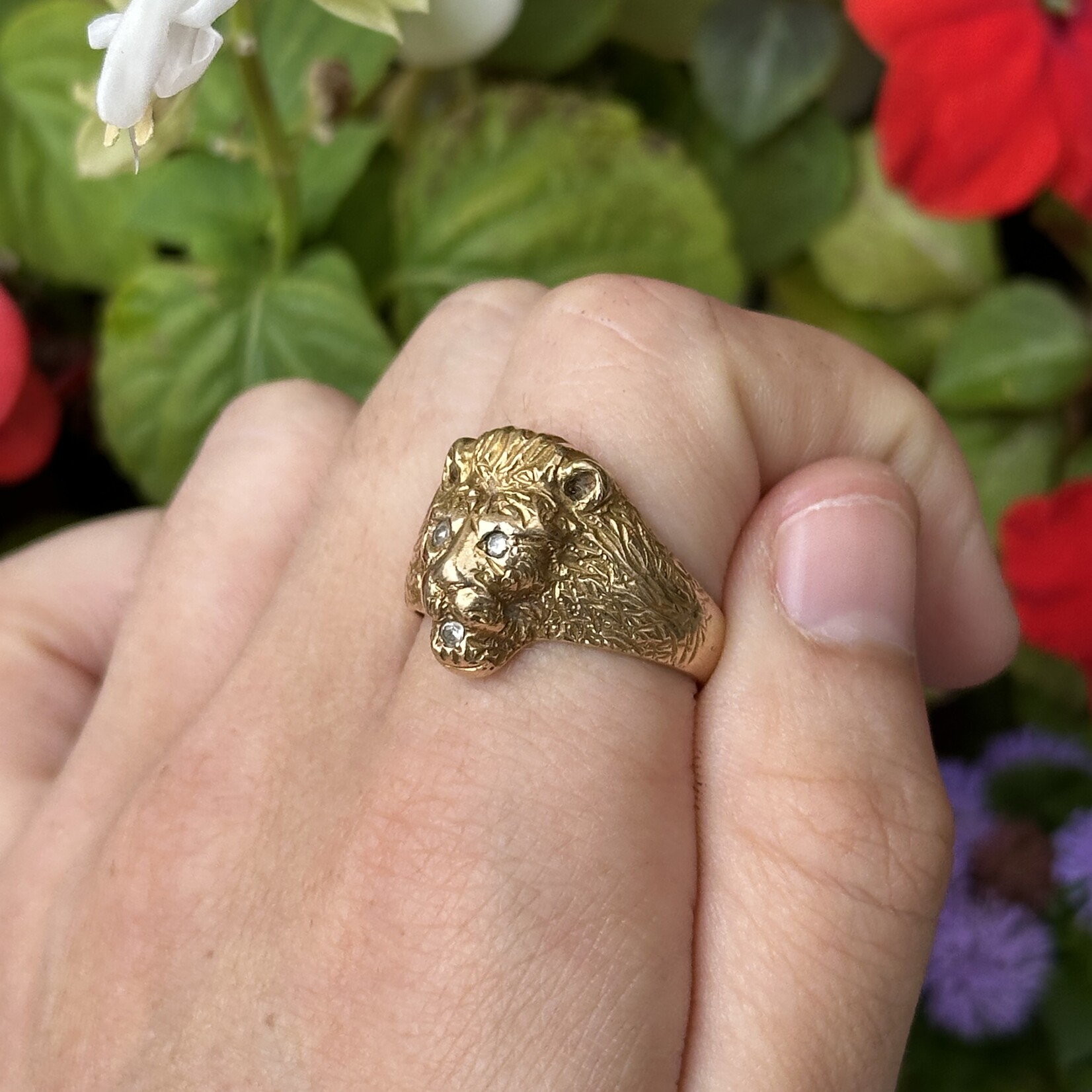 Lion Head with Diamond Eyes Ring | 14K Yellow Gold | Size 10 | Estate