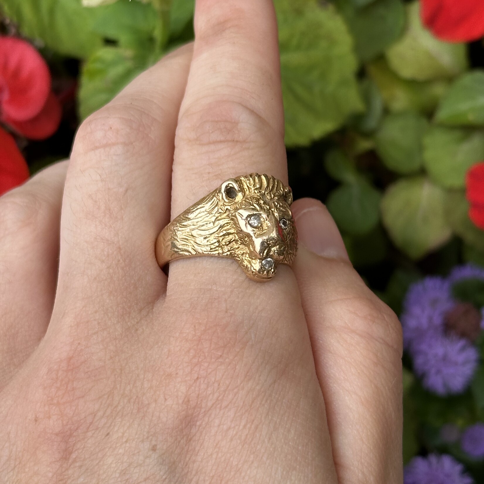 Lion Head with Diamond Eyes Ring | 14K Yellow Gold | Size 10 | Estate