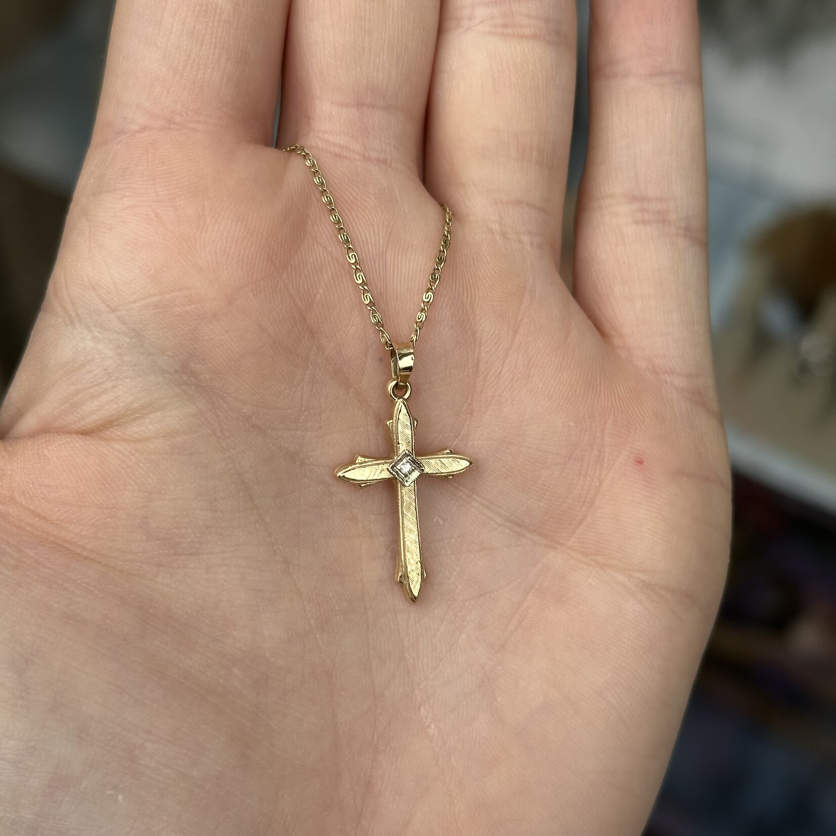 Florentine Cross with Diamond | 14K Yellow Gold | Estate