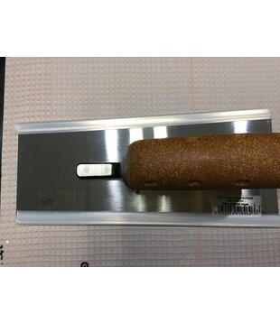 NELA Venetian Trowel Medium 240 x 110 / 90mm