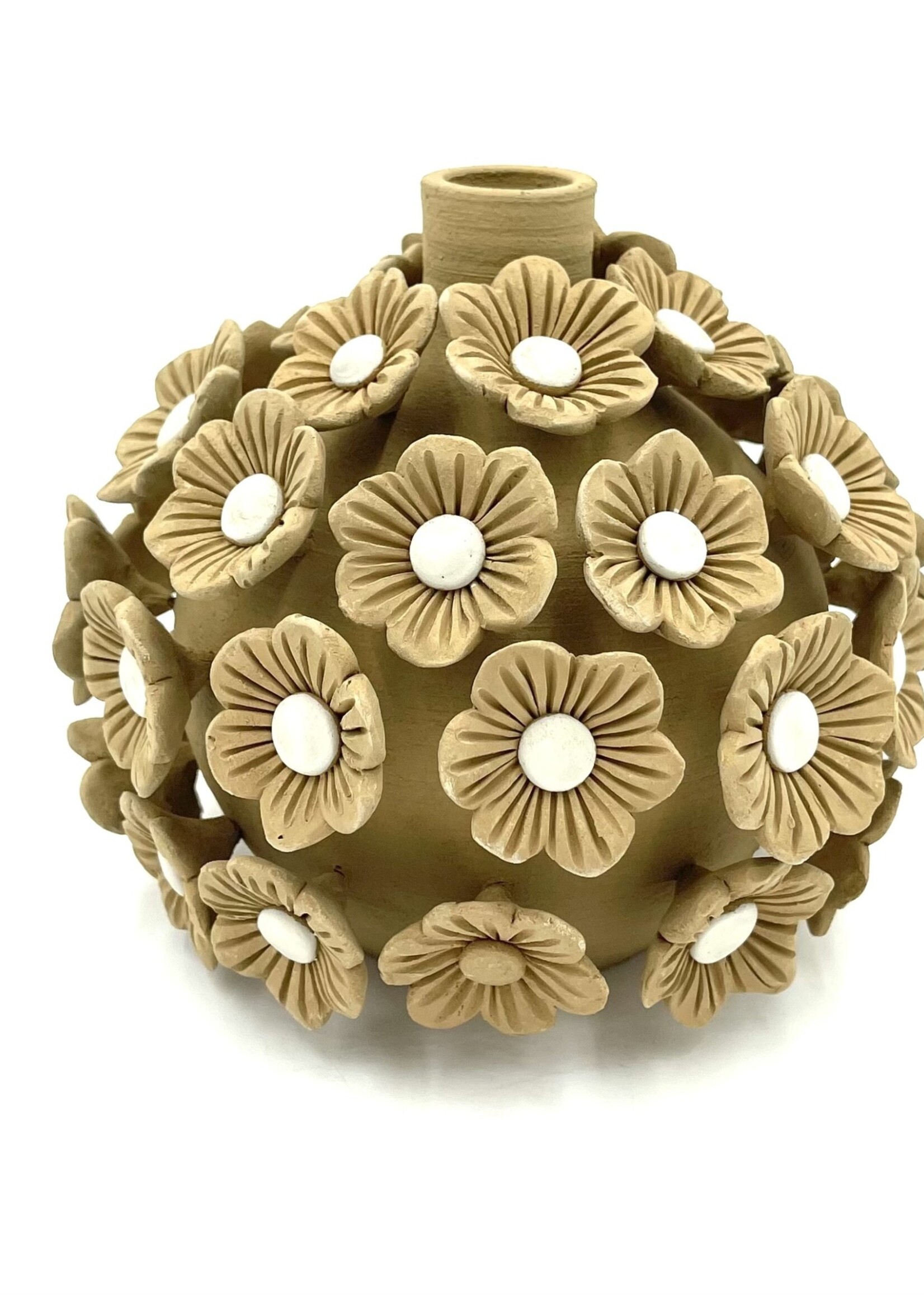CANDELABRO FLORES DE BARRO CON ENGOBE