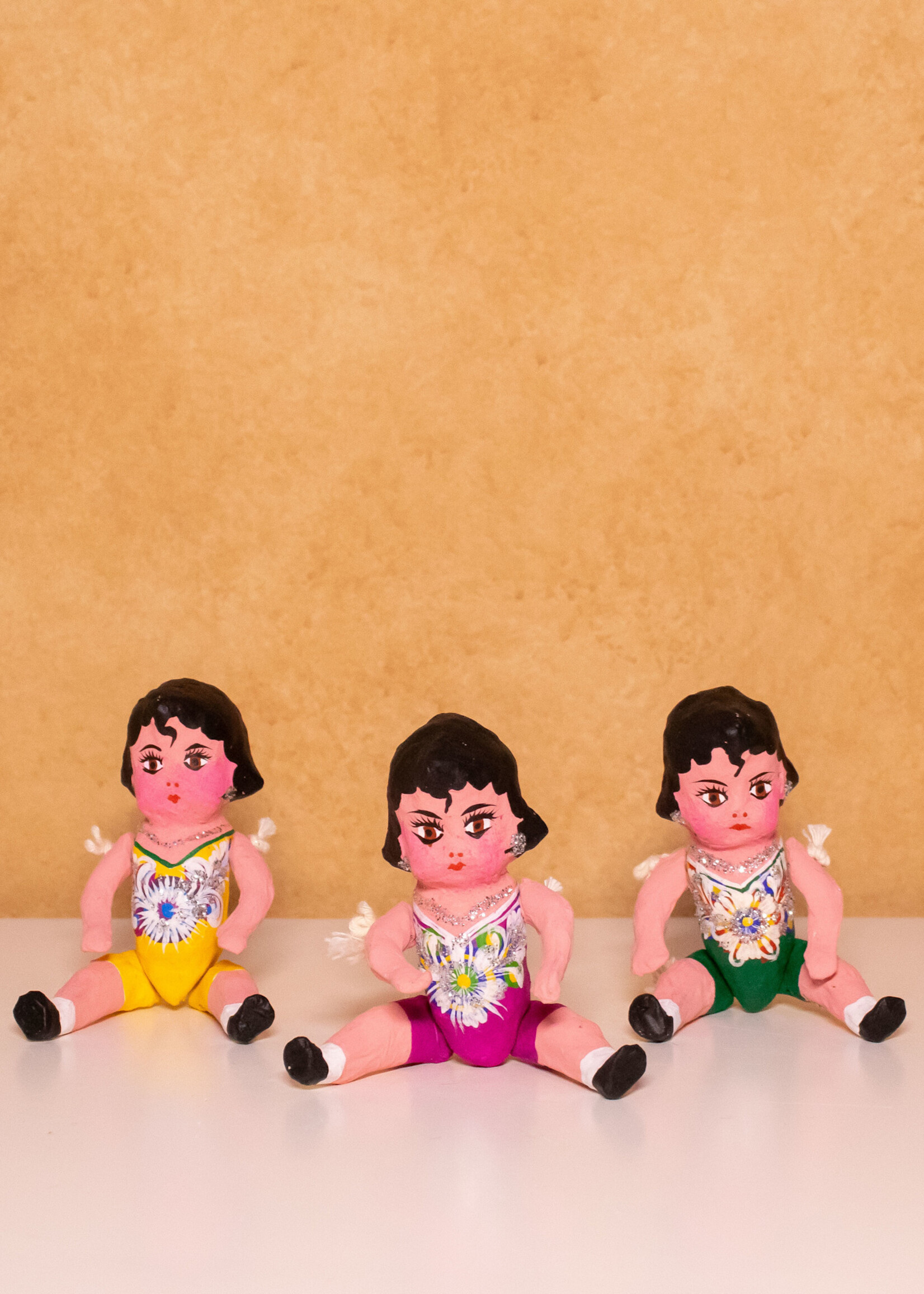 MUNECA MINI CARTON