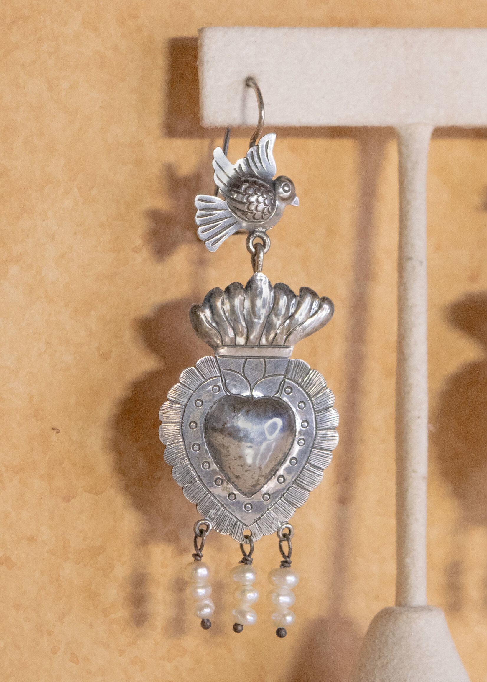 ARETE CORAZON CON PALOMA MAZAHUA