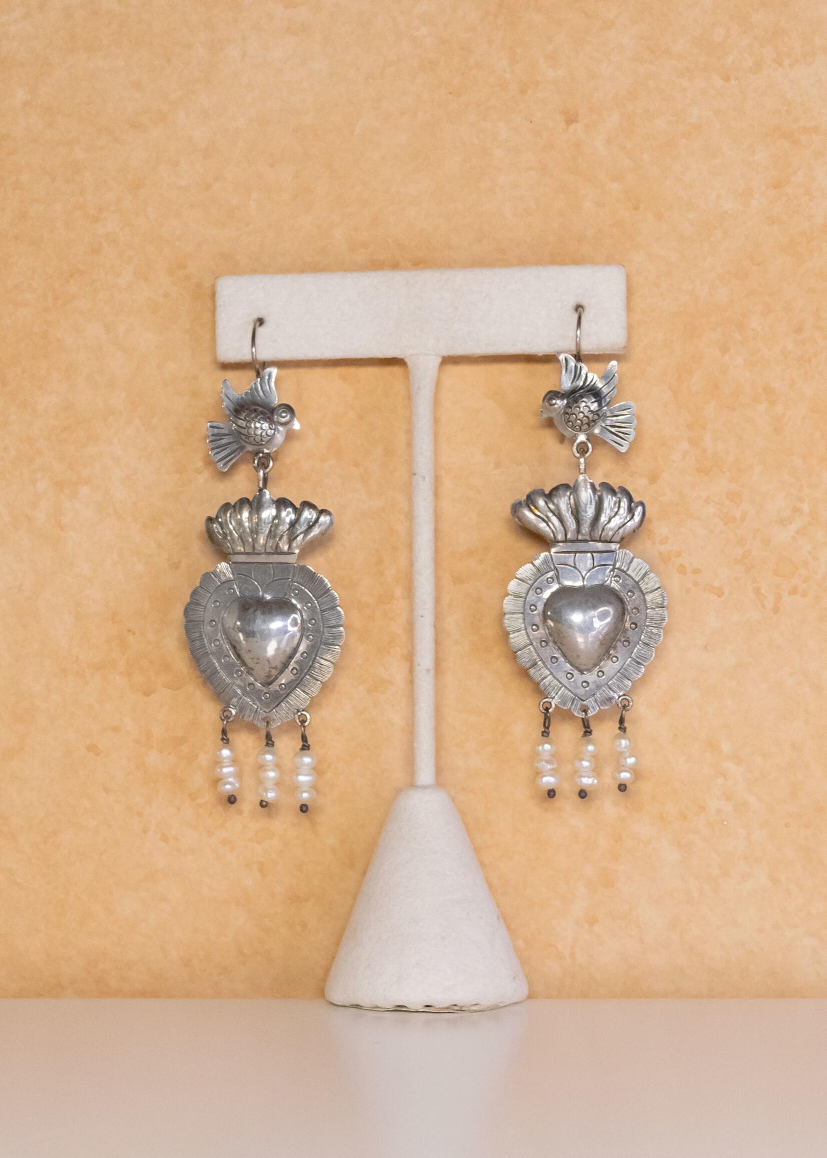 ARETE CORAZON CON PALOMA MAZAHUA