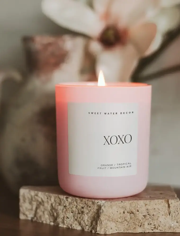 Sweet Water Decor XOXO 15 oz. Valentine's Day Candle