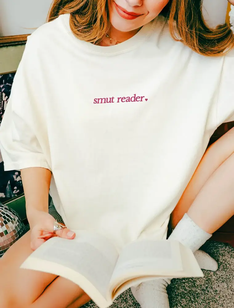 p e t i t r u e Embroidered Bookish Smut Reader T-Shirt