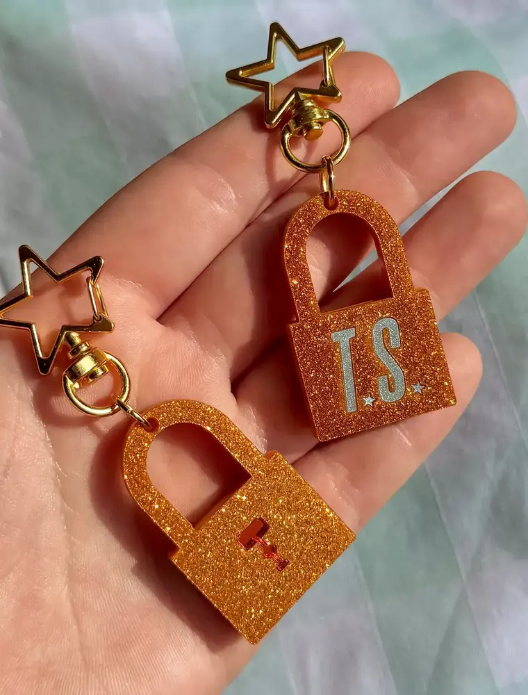 gees jewelry Life of a Showgirl Lock Keychain