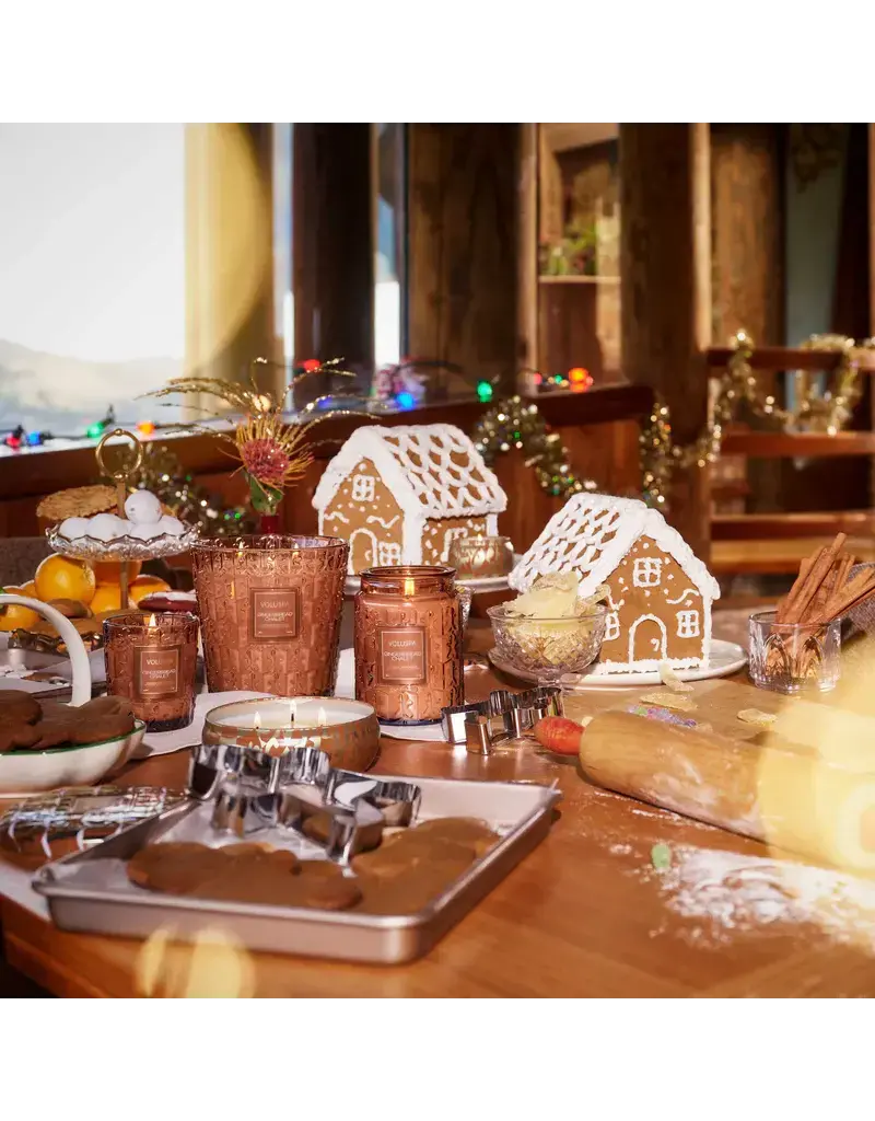 Voluspa 18 oz. Large Jar Coconut Wax Candle Gingerbread Chalet