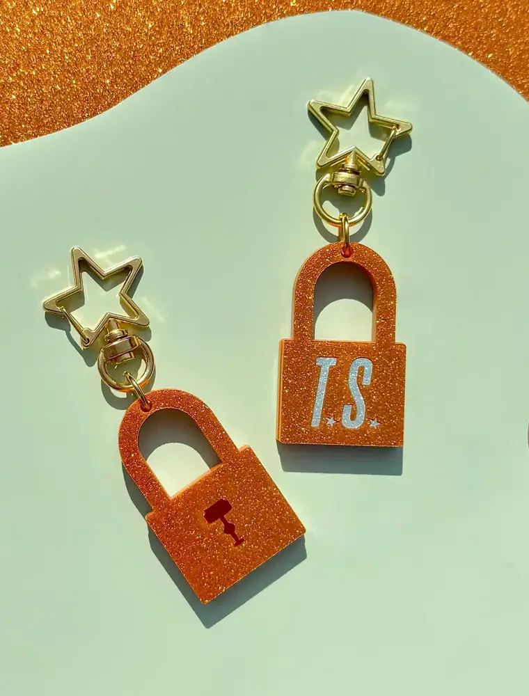 The Hissin Kitten The Life of a Showgirl Lock Keychain