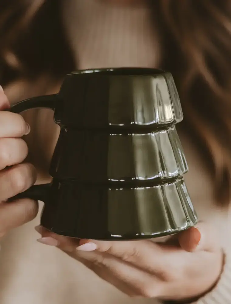 Sweet Water Decor Nostalgic Tree 17oz. Coffee Mug